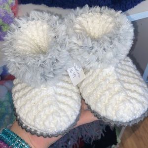 Thing like baby hats, shoes, and more